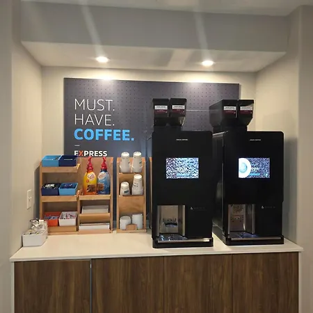 Holiday Inn Express Hotel & Suites Lincoln-Roseville Area By Ihg-3